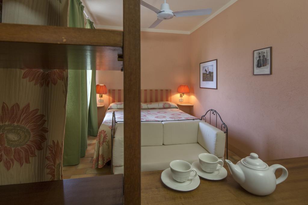 Agriturismo Il Torrione Pinerolo Ruang foto