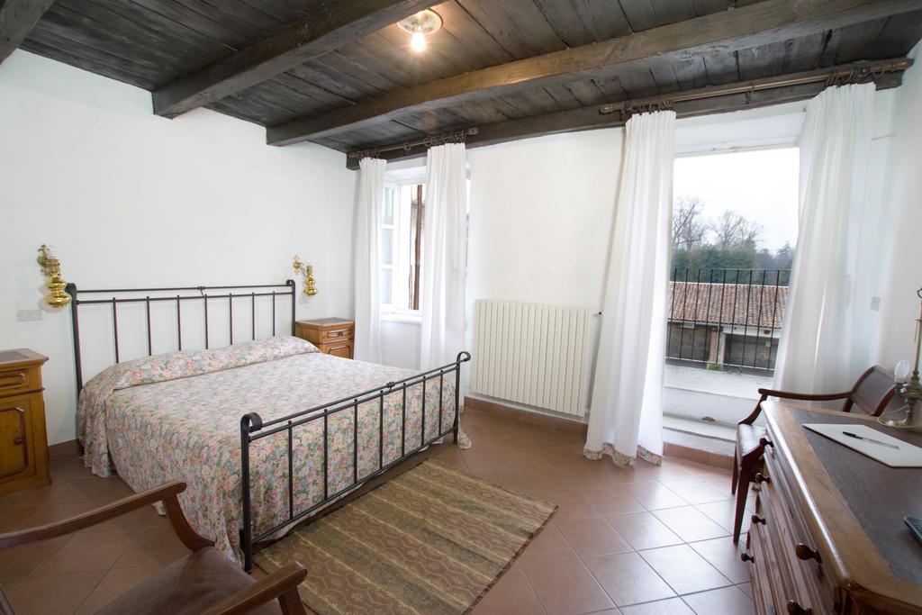 Agriturismo Il Torrione Pinerolo Ruang foto