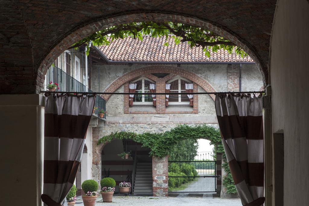 Agriturismo Il Torrione Pinerolo Bagian luar foto
