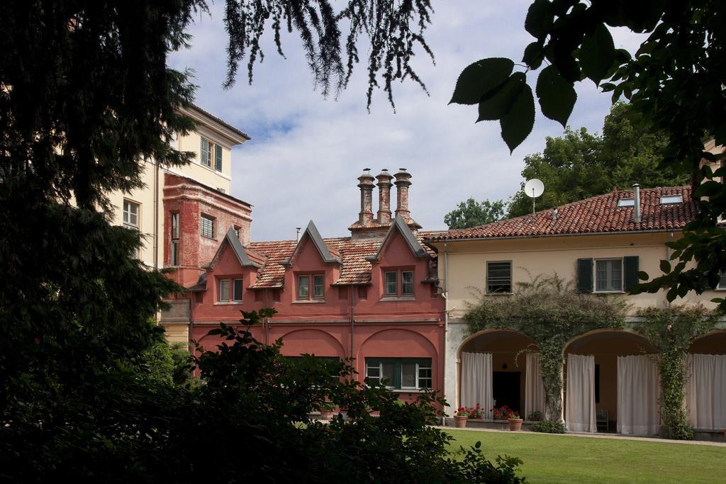 Agriturismo Il Torrione Pinerolo Bagian luar foto