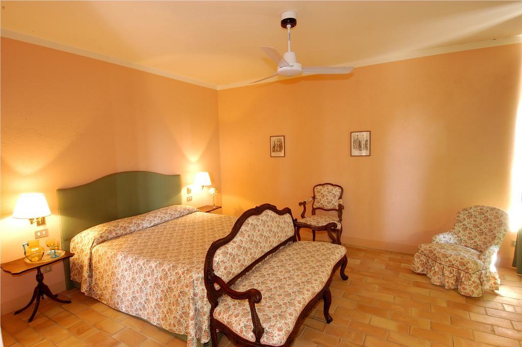 Agriturismo Il Torrione Pinerolo Ruang foto